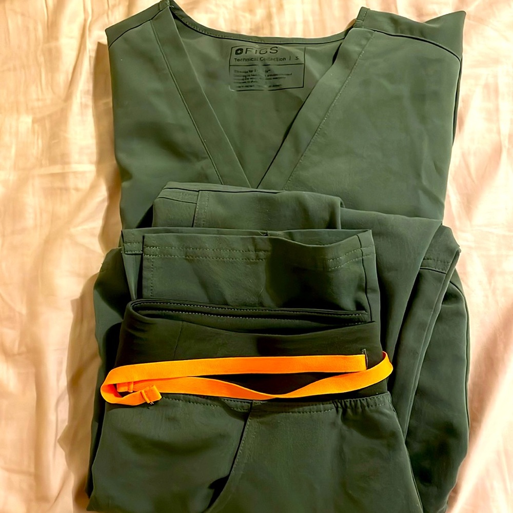 Figs small scrub set olive 🫒